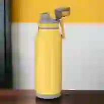 Garrafa com Alça e Bico 1,2L em Aço Inox Amarela