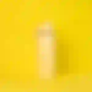 Garrafa com Alça e Bico 570ml Parede Dupla Amarela