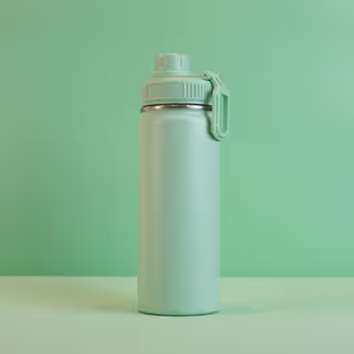 Garrafa com Alça e Bico 570ml Parede Dupla Verde