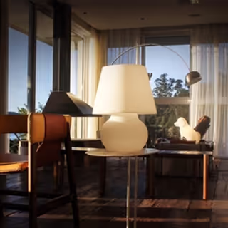 Luminária de Mesa “Lampe Elegance” Led – Design Moderno e Aconchegante